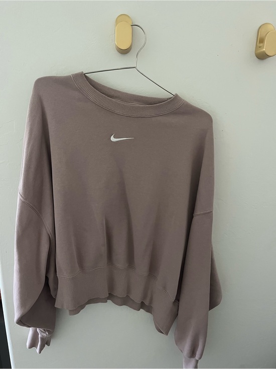 Nike Tops - Nike Women’s Mauve Crew Sweatshirt with White Swoosh
